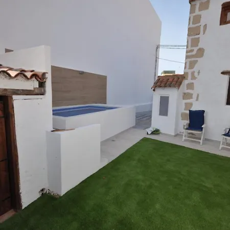 Holiday home Casaruralarona