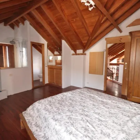 Holiday home Casaruralarona Valle de San Lorenzo